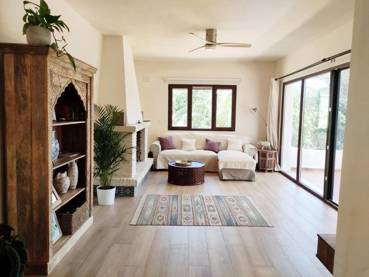 Bonita Casa Blanca En El Bosque. Villa Kordoba Bagian luar foto